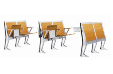 集まること容易な折られた机の鋼鉄学校家具の防水調節可能な足のパッド