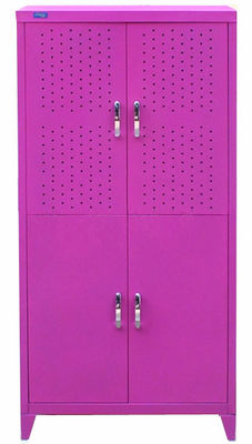 紫色の4ドアのかどがね1.2mmの壁に取り付けられた居間のキャビネット